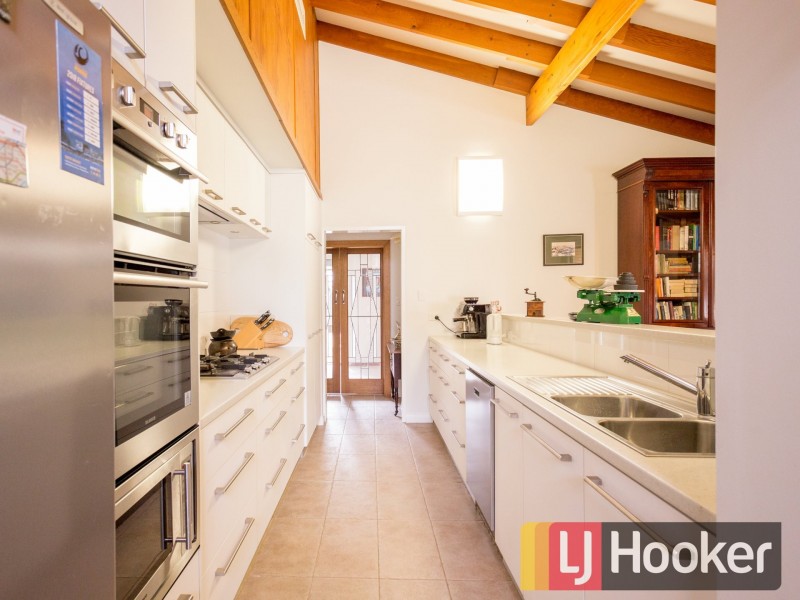 35 Whatman Way, Australind WA 6233