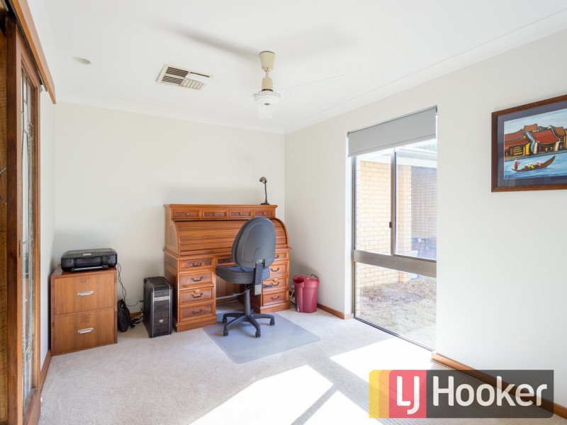 35 Whatman Way, Australind WA 6233