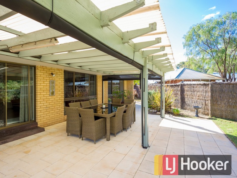 35 Whatman Way, Australind WA 6233