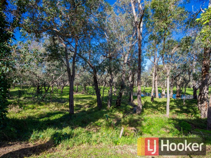 35 Whatman Way, Australind WA 6233