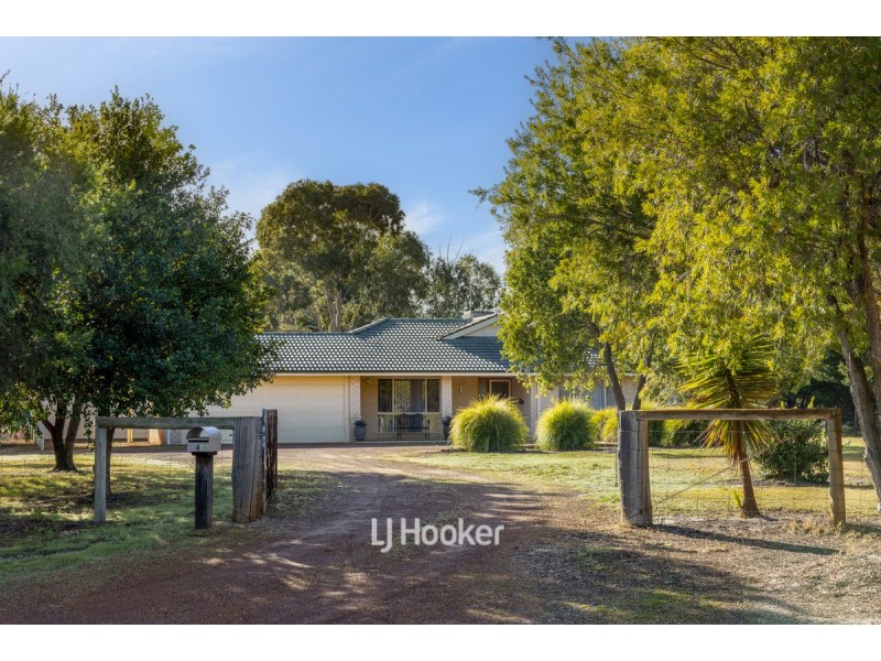 4 Headland Road, Leschenault WA 6233