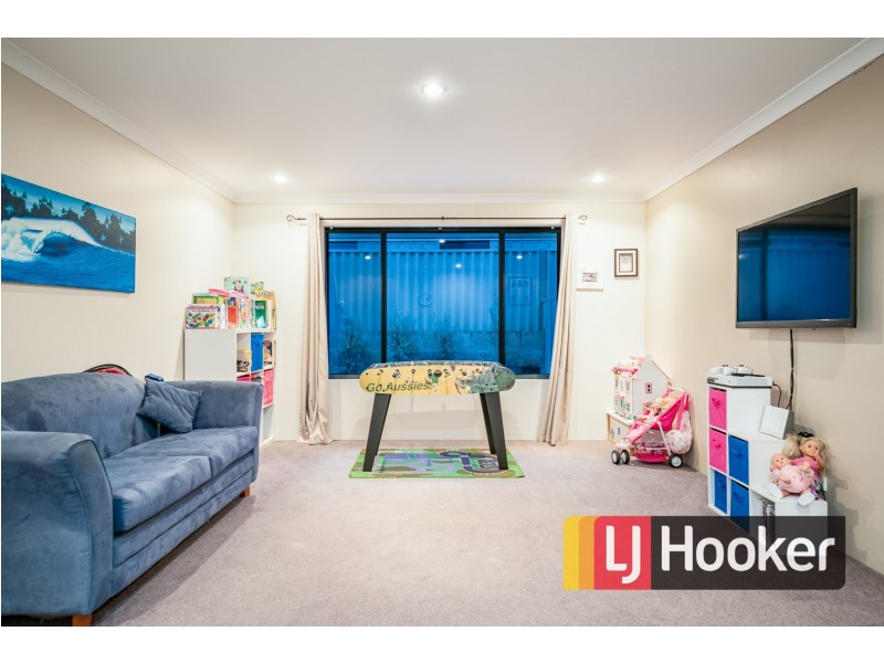 11 Lawson Road, Dalyellup WA 6230