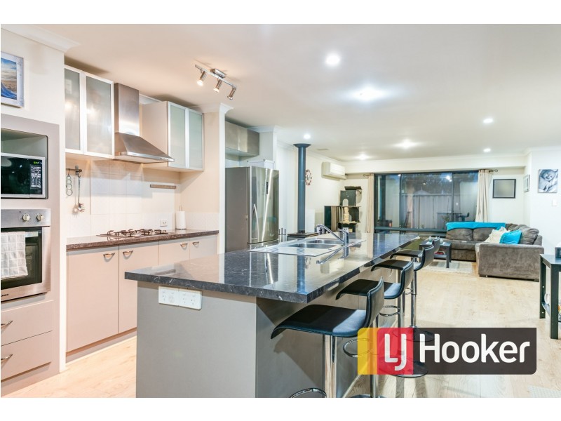 11 Lawson Road, Dalyellup WA 6230