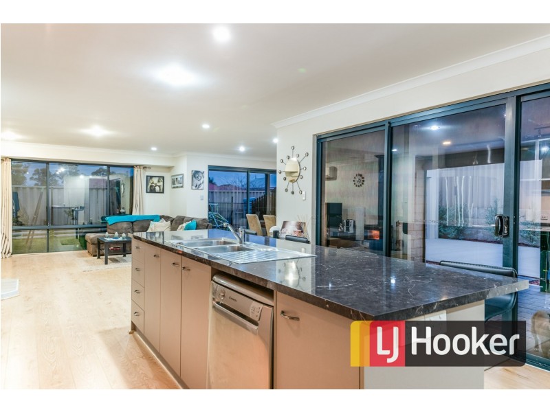 11 Lawson Road, Dalyellup WA 6230