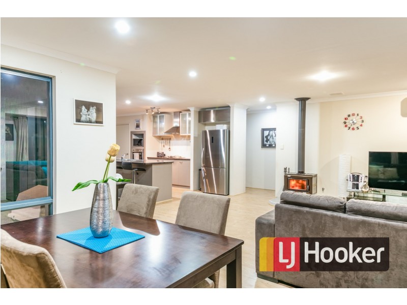 11 Lawson Road, Dalyellup WA 6230