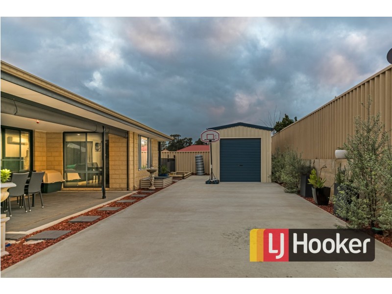 11 Lawson Road, Dalyellup WA 6230