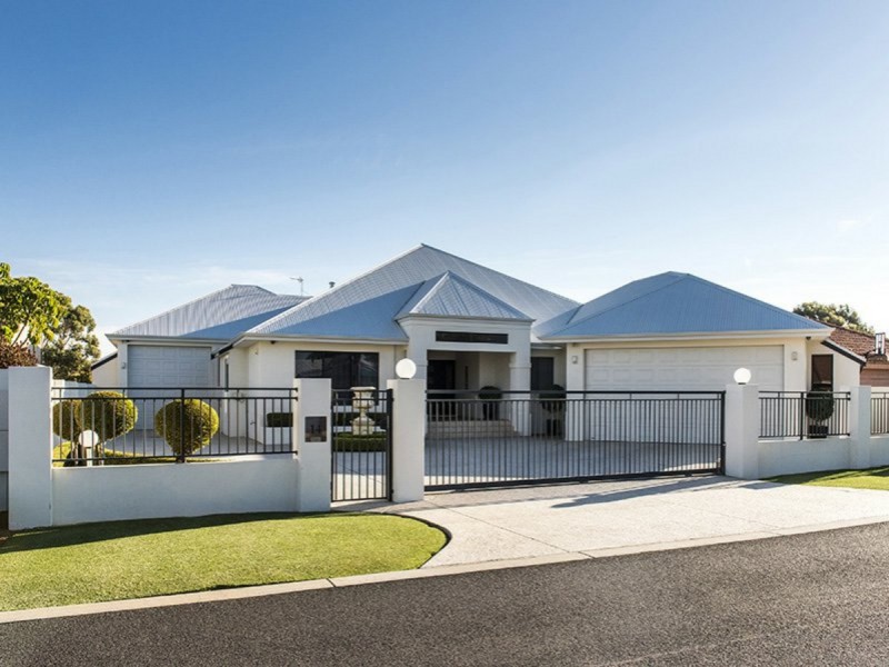 14 Gleneagles Way, Pelican Point WA 6230
