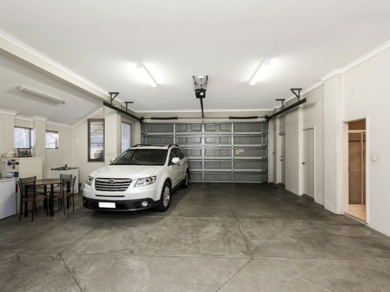 14 Gleneagles Way, Pelican Point WA 6230