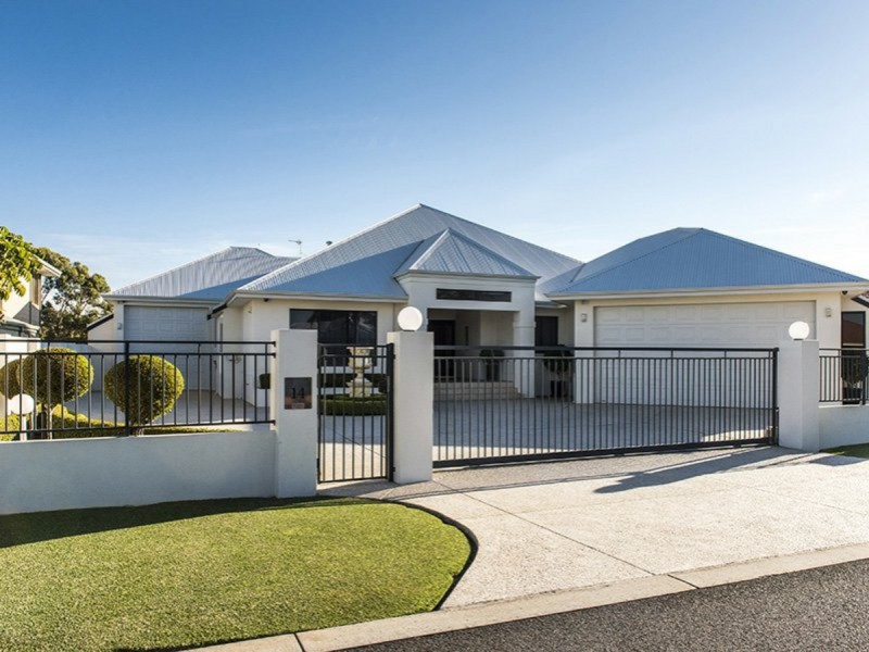 14 Gleneagles Way, Pelican Point WA 6230