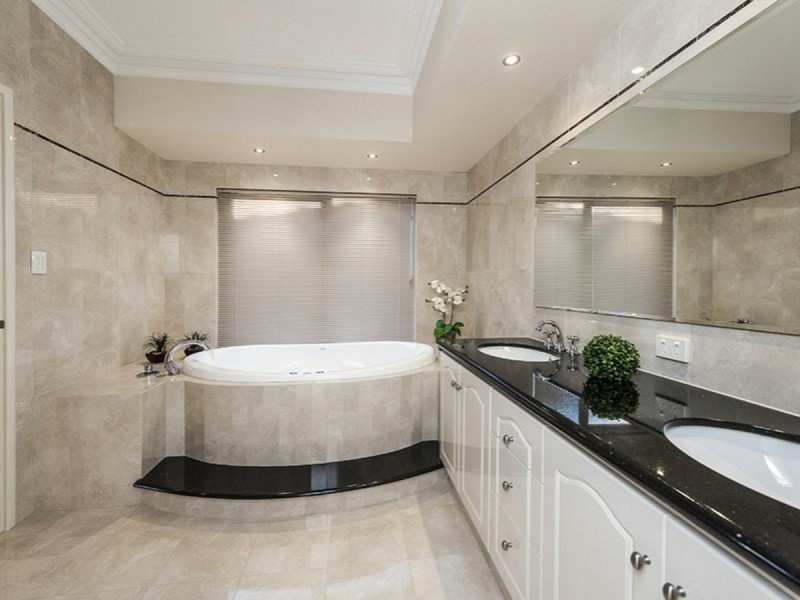 14 Gleneagles Way, Pelican Point WA 6230