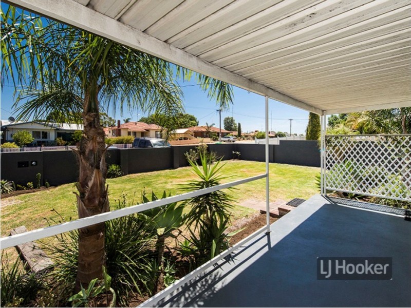 13 Moolyeen Road, Carey Park WA 6230