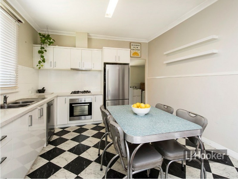 13 Moolyeen Road, Carey Park WA 6230