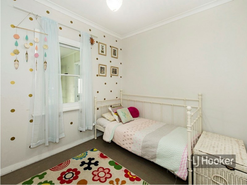 13 Moolyeen Road, Carey Park WA 6230