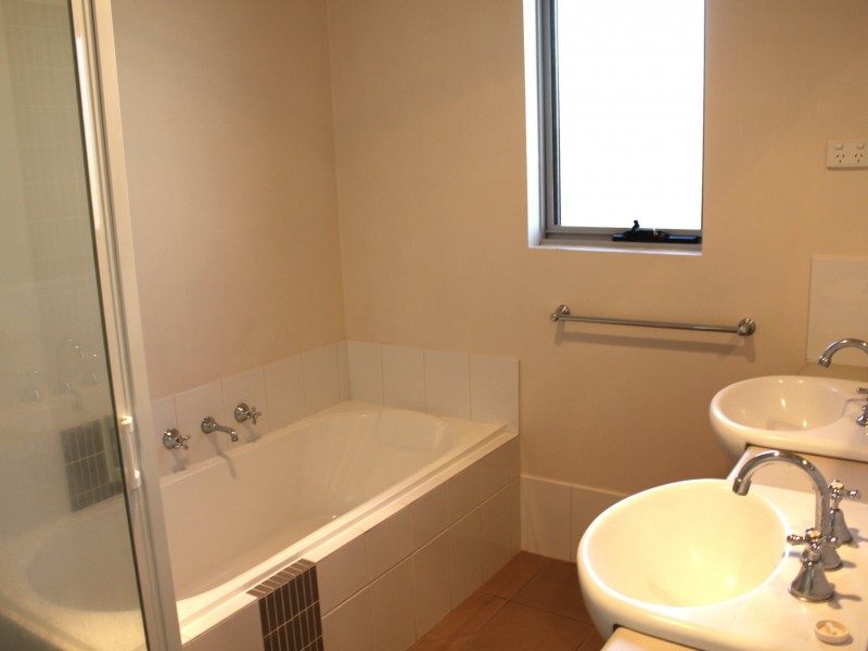 1B Silvergull Terrace, Australind WA 6233