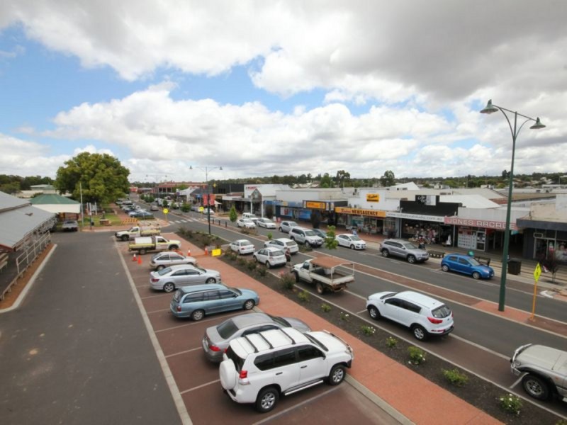 2 Cunningham Crescent, Collie WA 6225