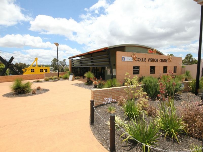 2 Cunningham Crescent, Collie WA 6225