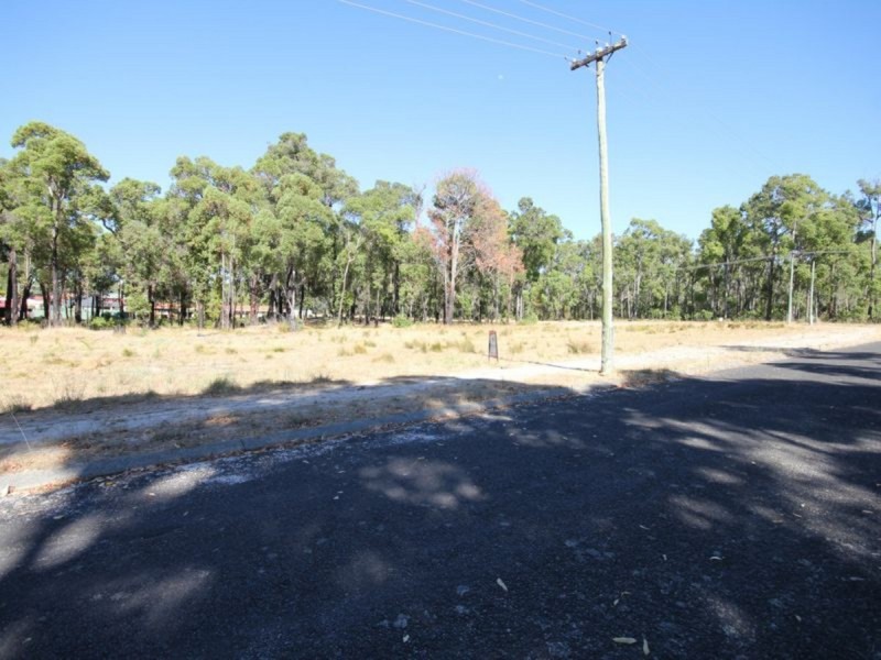 2 Cunningham Crescent, Collie WA 6225