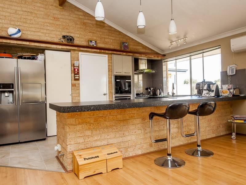 95 Lucy Victoria Avenue, Australind WA 6233