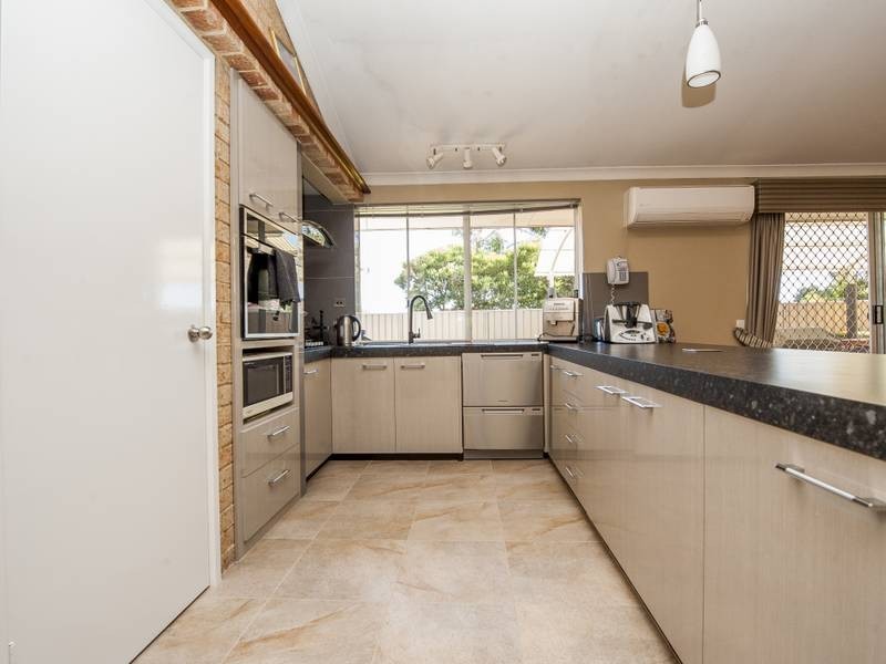 95 Lucy Victoria Avenue, Australind WA 6233