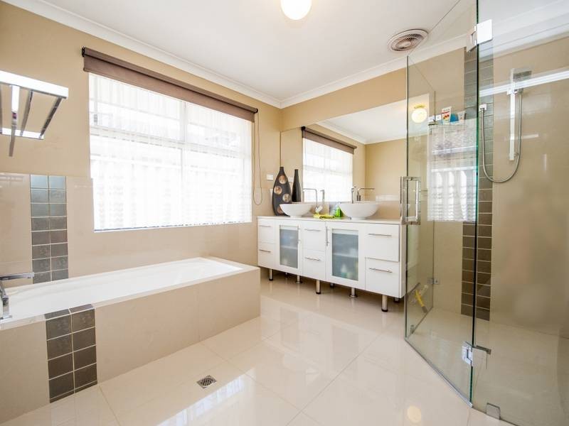 95 Lucy Victoria Avenue, Australind WA 6233