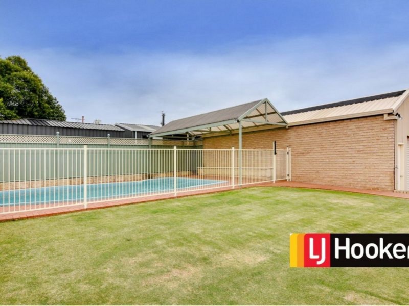 77 Swanstone Street, Collie WA 6225
