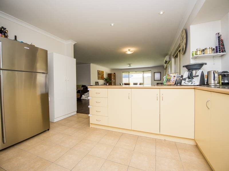 22 Mackay Road, Dalyellup WA 6230