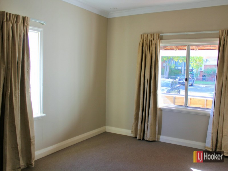 16 Woodrow Street, Carey Park WA 6230