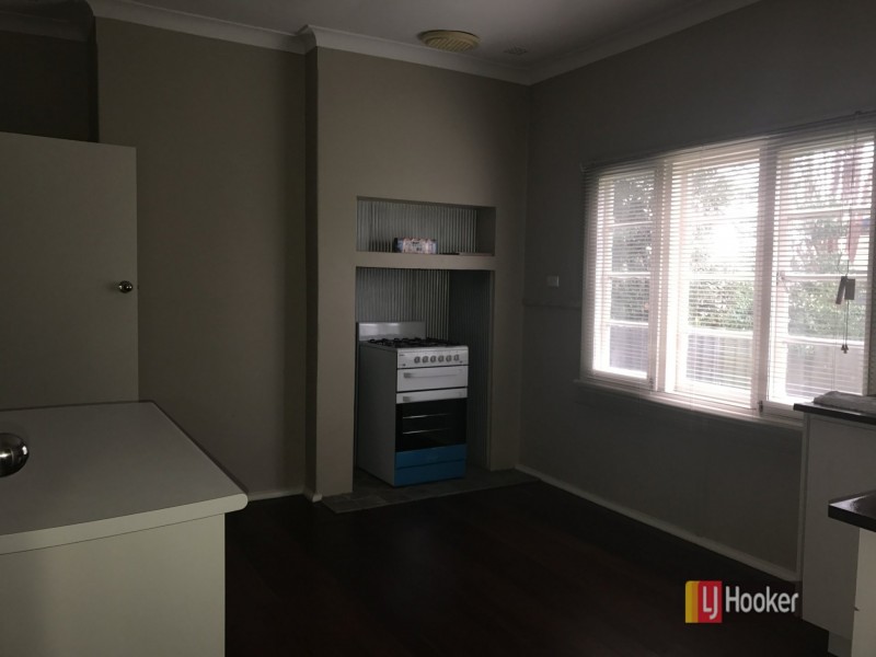 16 Woodrow Street, Carey Park WA 6230