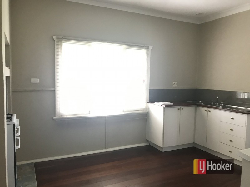 16 Woodrow Street, Carey Park WA 6230