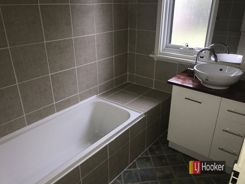 16 Woodrow Street, Carey Park WA 6230