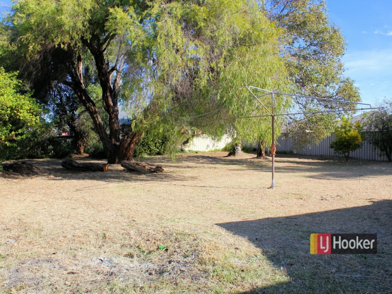 16 Woodrow Street, Carey Park WA 6230