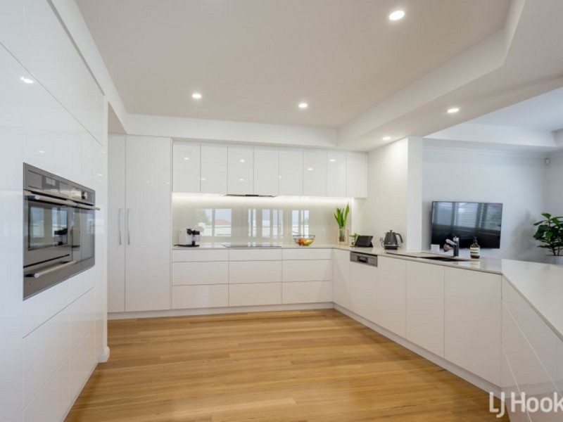 33 Marlston Drive, Bunbury WA 6230