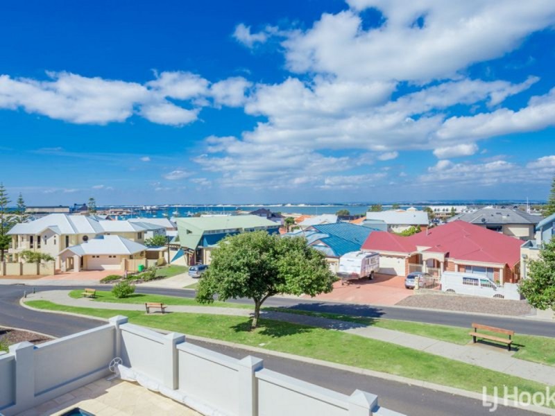 33 Marlston Drive, Bunbury WA 6230