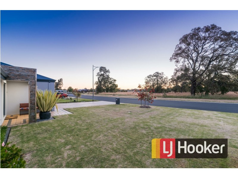 9 Murchison Parade, Millbridge WA 6232