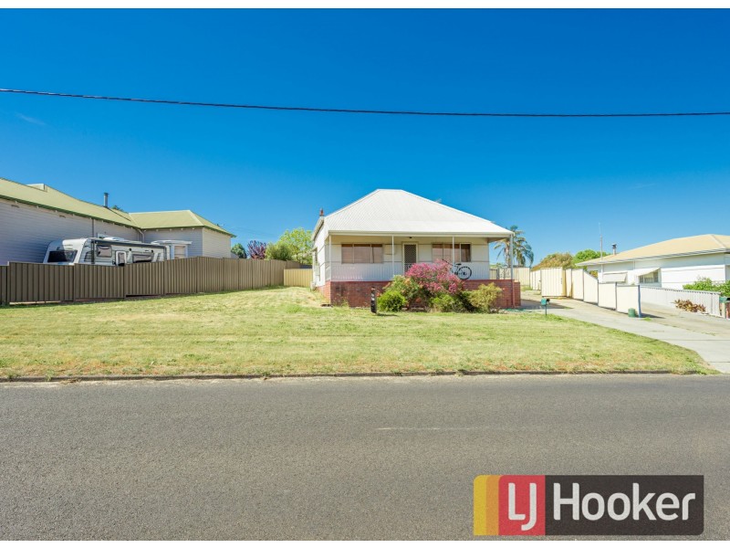66 Deakin Street, Collie WA 6225