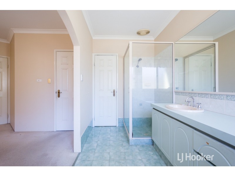 2 Birkdale Place, Pelican Point WA 6230