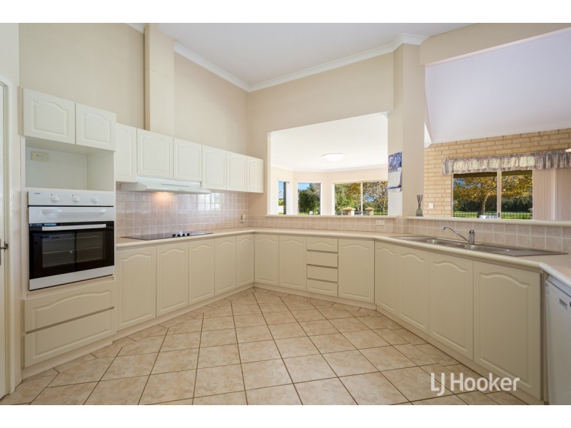 2 Birkdale Place, Pelican Point WA 6230