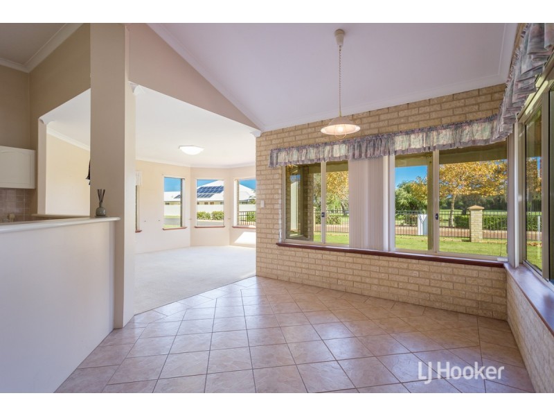 2 Birkdale Place, Pelican Point WA 6230