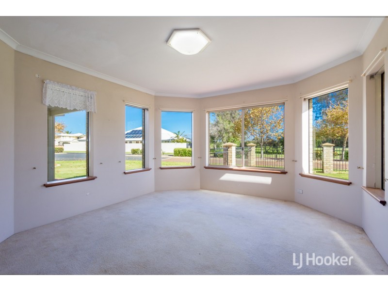 2 Birkdale Place, Pelican Point WA 6230