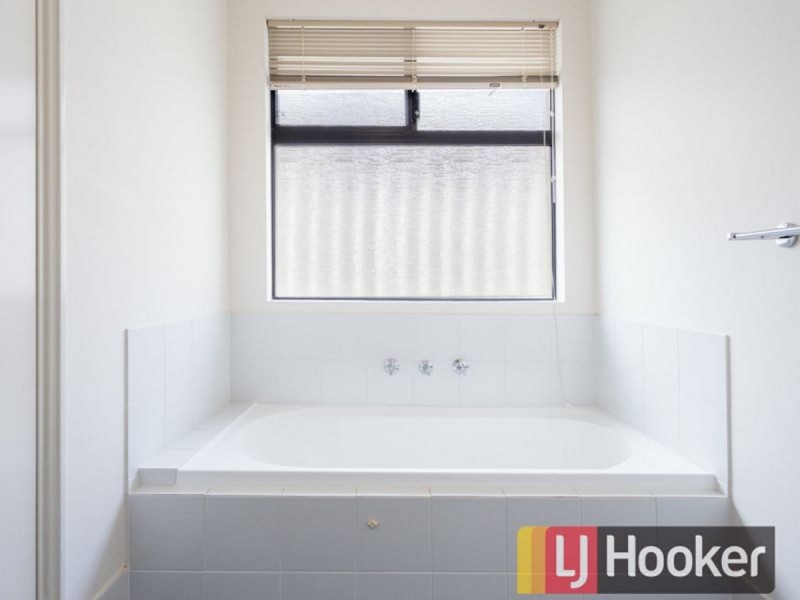 13 Diamond Street, Dalyellup WA 6230