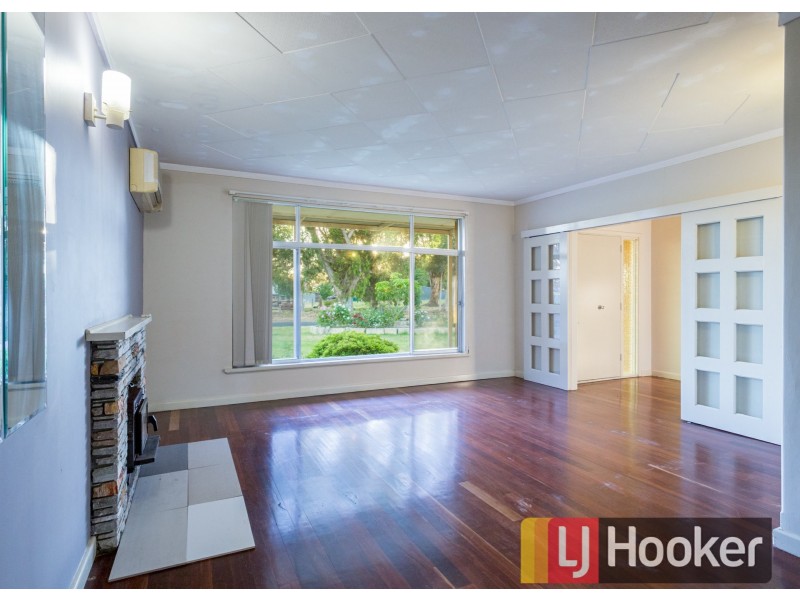 16 Hutchinson Road, Burekup WA 6227