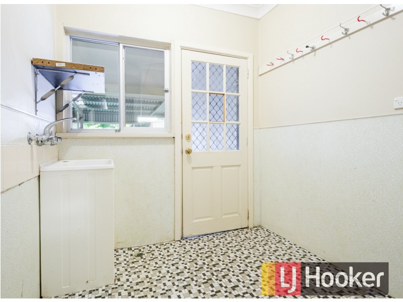 16 Hutchinson Road, Burekup WA 6227