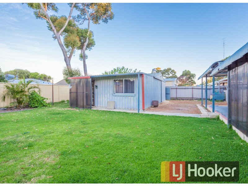 16 Hutchinson Road, Burekup WA 6227