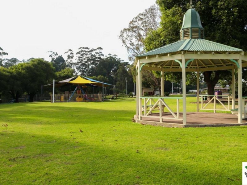 5 Evans Street, Collie WA 6225