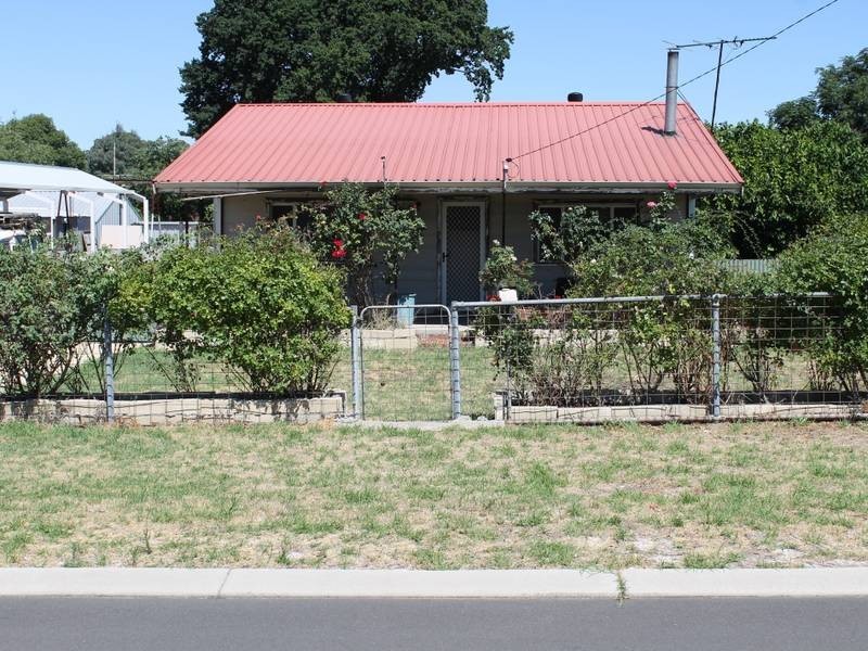 34 Moore Street, Collie WA 6225