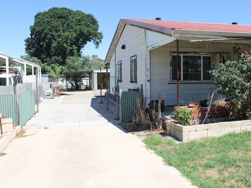 34 Moore Street, Collie WA 6225