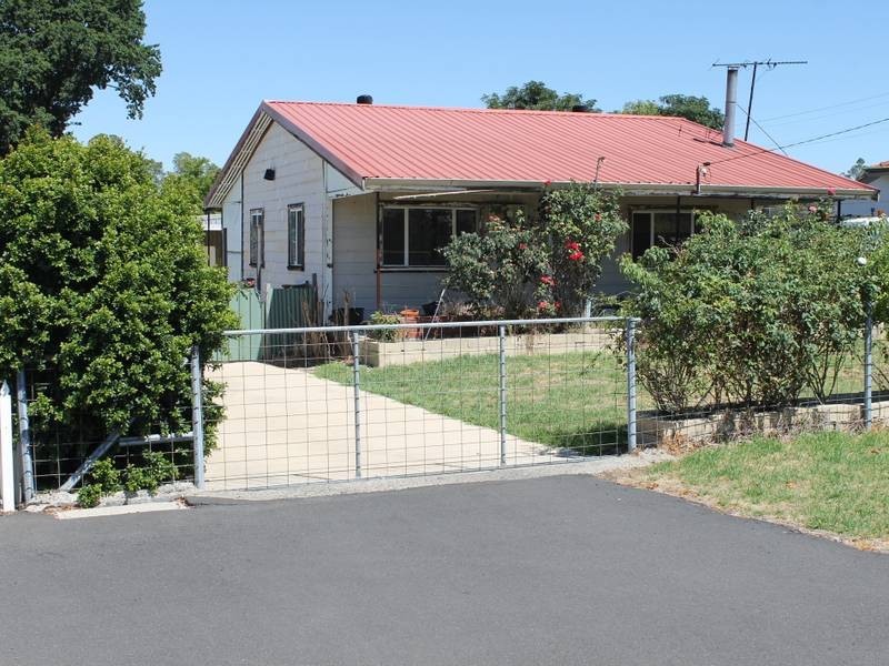 34 Moore Street, Collie WA 6225