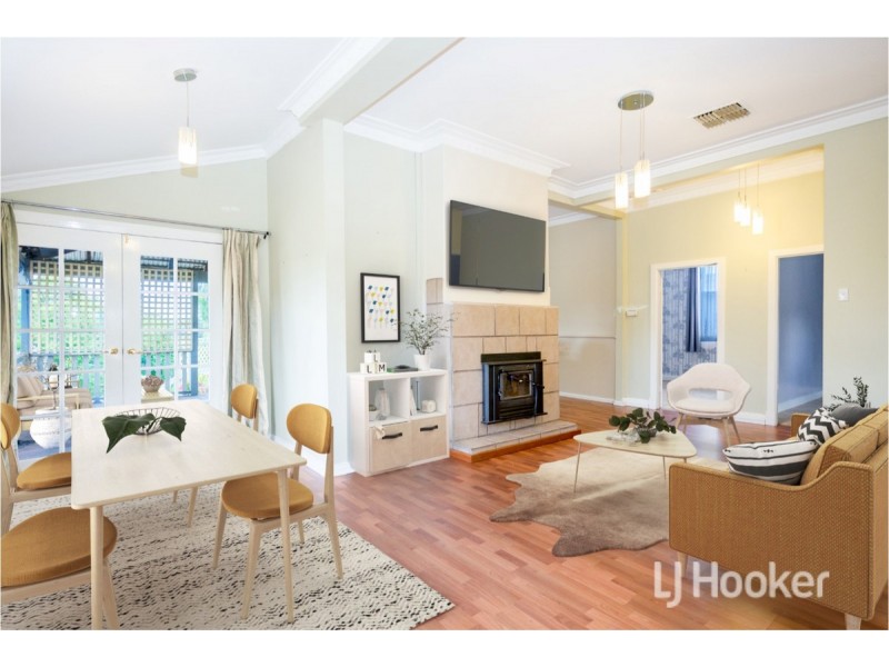 6 Moore Street, Collie WA 6225