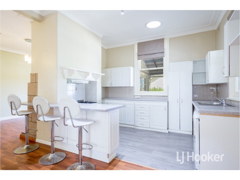 6 Moore Street, Collie WA 6225