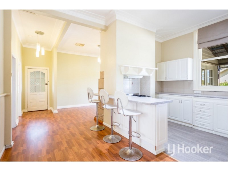 6 Moore Street, Collie WA 6225